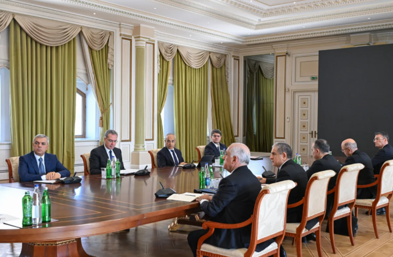 Prezident İlham Əliyev müşavirə keçirdi