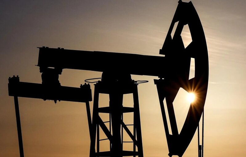 Brent markalı neftin qiyməti bir barel üçün 98,43 dollara düşdü