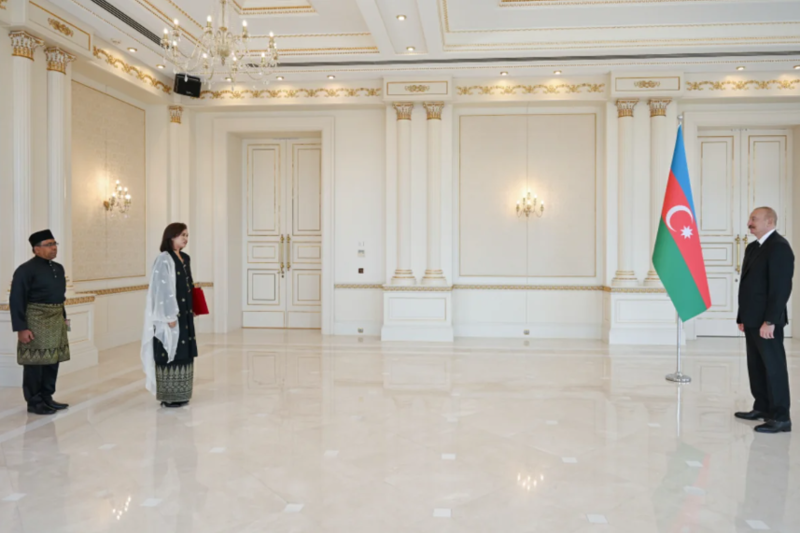 Prezident İlham Əliyev Malayziyanın yeni səfirini qəbul edib - Foto
