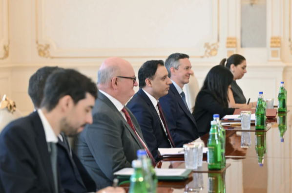 Prezident İlham Əliyev Böyük Britaniyanın ticarət üzrə dövlət nazirini qəbul edib - Foto