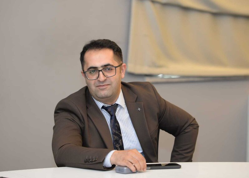 Qızlar "kişi peşələri"nə üz tutur: Əmək bazarında nələr dəyişəcək?