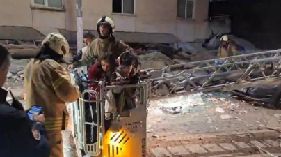 İstanbulda yaşayış binası çökdü - Dağıntılar altında qalanlar var
