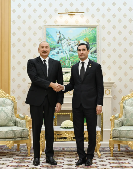 Türkmənbaşıda İlham Əliyevin Sərdar Berdiməhəmmədovla görüşü olub - Foto