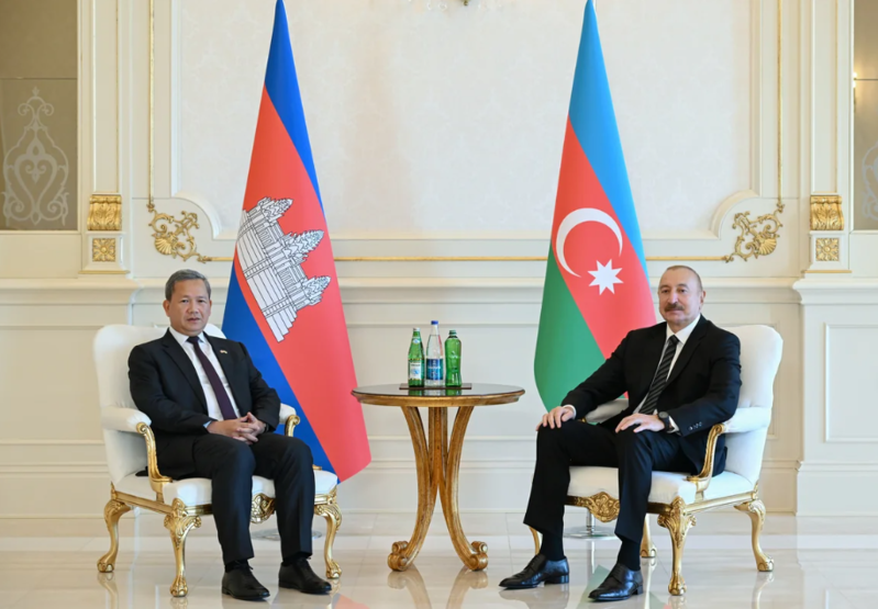 İlham Əliyevin Hun Manet ilə məhdud tərkibdə görüşü olub - Foto