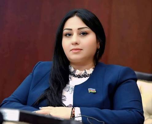 "Məktəbli forması eyni zamanda təhsil müəssisəsinə mənsubiyyətin və kollektiv ruhunun ifadəsidir" - Ülviyyə Həmzəyeva