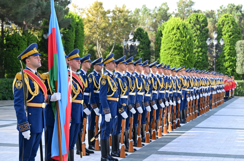 Laos Prezidentinin Bakıda rəsmi qarşılanma mərasimi olub - Foto