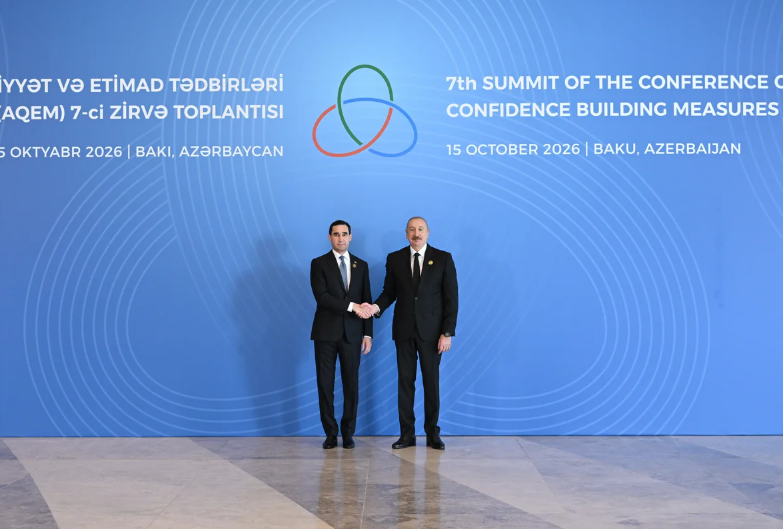 İlham Əliyev AQEM-in 7-ci Zirvə Toplantısında çıxış edib - Foto