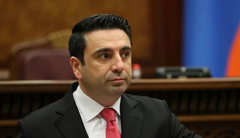 Simonyan anklavlar haqqında danışdı