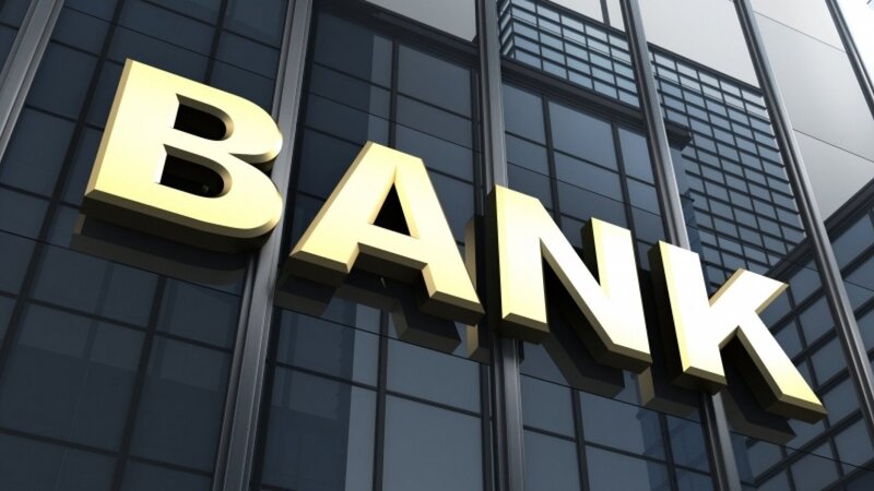 Banklar əmanətə 9,95%, kreditə isə 17,36% faiz tətbiq edir - Fərqin səbəbi nədir? - İQTİSADÇIDAN AÇIQLAMA