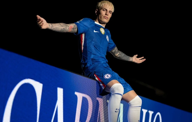 "Çelsi" "Mançester Yunayted"in futbolçusunu transfer etdi