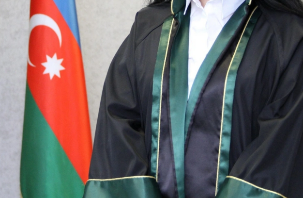 Saxta vəkil ifşa olundu, iki min manat cərimələndi