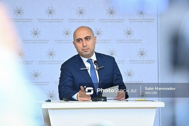 Azərbaycanda 2000 manatdan yuxarı maaş alan müəllimlərin sayı AÇIQLANDI