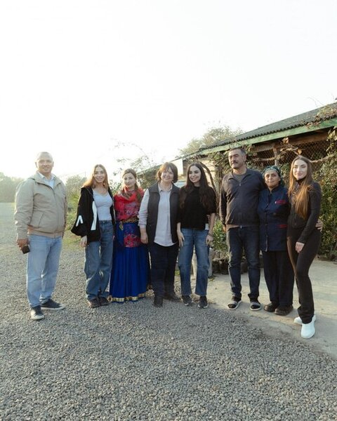 Prezident ailəsi Lənkəranda fermer təsərrüfatı ilə tanış oldu - Fotolar