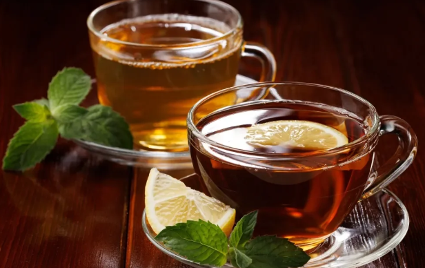 Qara və yaşıl çay arasındakı əsas fərq nədir?