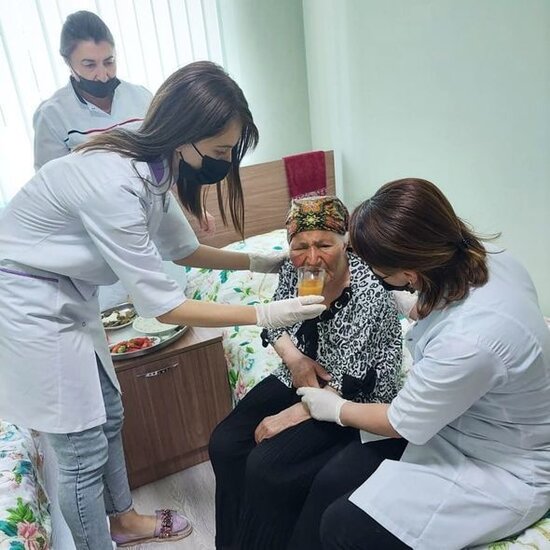 Ac saxladı, işgəncə verdi: Qohumları videoya çəkib yaydı – MƏHKƏMƏ + FOTO