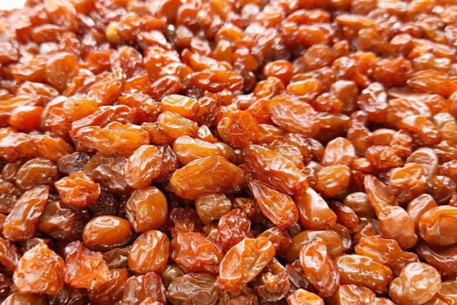 Azərbaycan əsas tədarük bazarından qurudulmuş üzüm tədarükünü kəskin artırıb