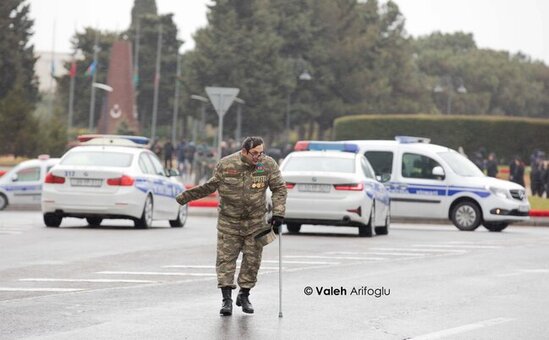 Günün FOTOsuna çevrilən şəkildəki qazi müzakirəli məsələyə AYDINLIQ GƏTİRDİ