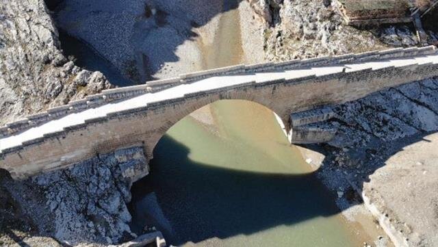 Eramızın əvvəlində sementsiz tikilən bu körpü zəlzələyə DÖZDÜ - FOTO-VİDEO