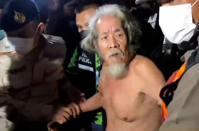 "Dindar"dan İYRƏNCLİK: İnsanlara öz nəcisini YEDİZDİRDİ - FOTO