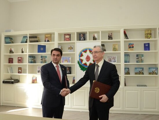 Tacikistanlı qonaqlar Bakı Şəhər İcra Hakimiyyətində qəbul edilib