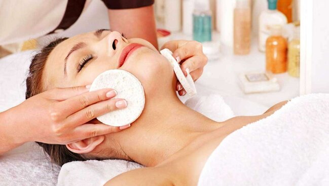 Üz dərisini təmizləyən TƏBİİ RESEPT