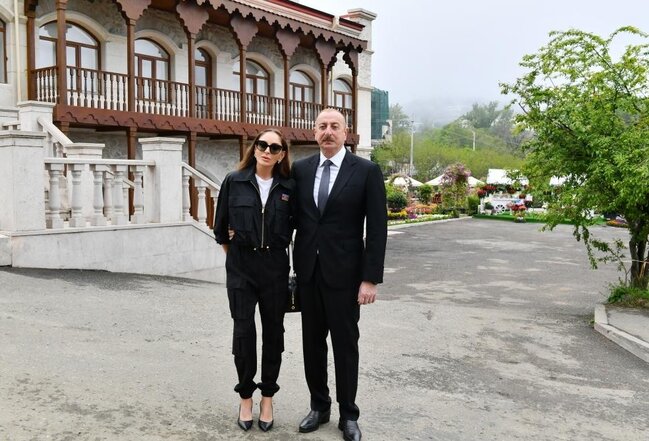 Prezident ailəsi ilə Şuşada - FOTOLAR