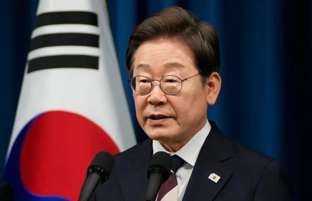 Koreya yarımadasında sülh: Cənubi Koreya lideri KXDR-lə gərginliyi azaltmağın yollarından danışıb