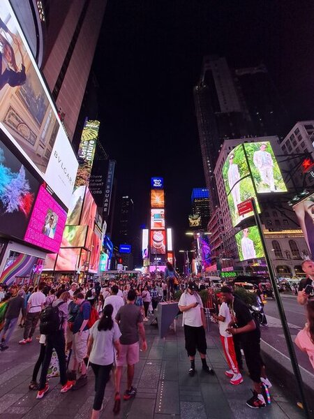 Azərbaycanlı dizaynerin "Şuşa" posteri Nyu-Yorkun məşhur MEYDANINDA - FOTO