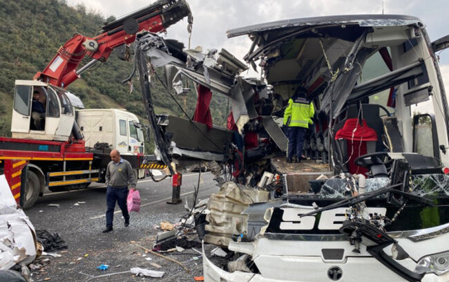 Türkiyədə ağır qəza - 7 ölü, 11 yaralı - Video