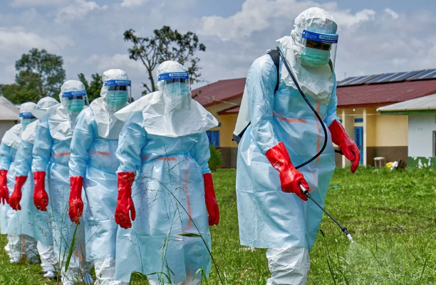 Ebola yenidən dünyanı qorxudur: Minlərlə insan risk altındadır