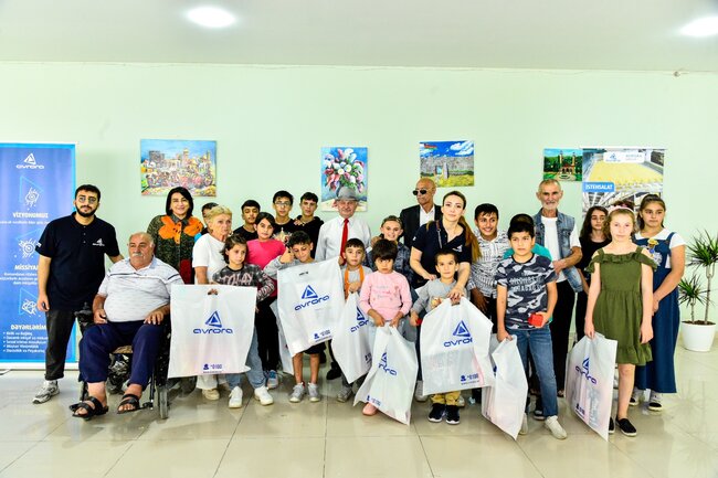 Ahıllar və kimsəsiz uşaqlar bir yerdə - VİDEO