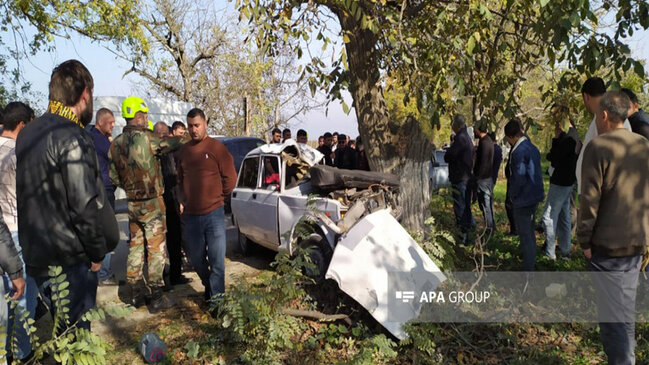 Qubada toy karvanında ağır qəza oldu: Ölən və yaralanan var (FOTO)