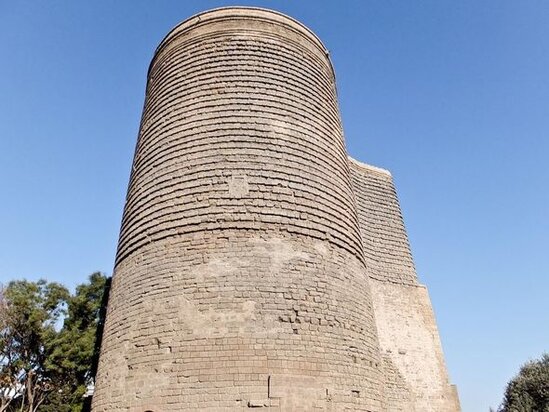 "Odlar yurdu, cazibədar, heyrətamiz gözəlliyə malik ölkə" - "The Travel" Azərbaycandan yazıb