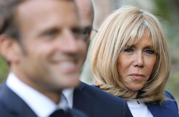 Bricit Makron Fransanın rəsmi vergi portalında kişi kimi qeydə alınıb