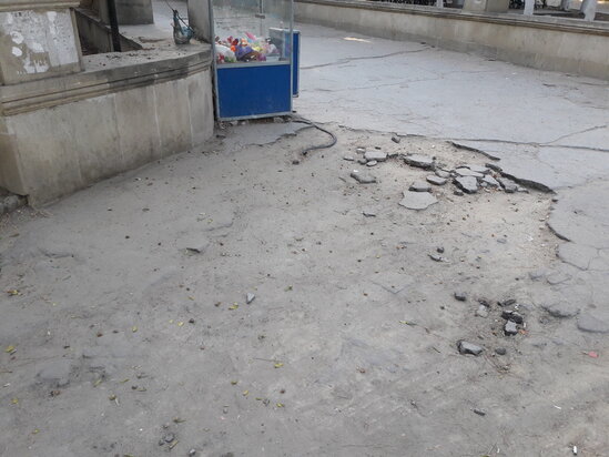 2 şəhidin abidəsi ucaldılan park baxımsız qalıb, yolları kələ-kötürdür - ŞİKAYƏT - FOTO