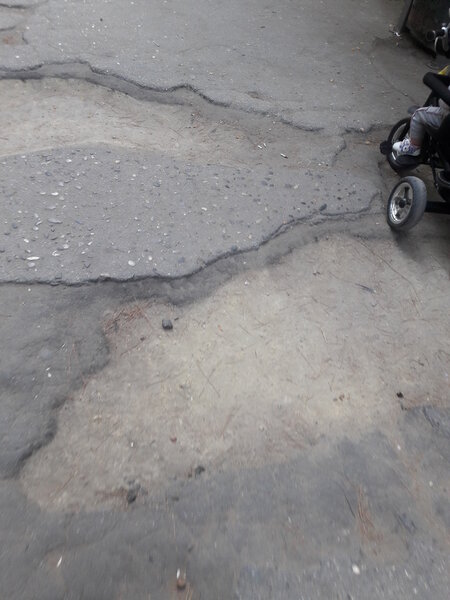 2 şəhidin abidəsi ucaldılan park baxımsız qalıb, yolları kələ-kötürdür - ŞİKAYƏT - FOTO