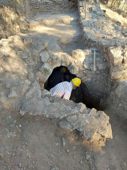 Orta əsrlərə aid tunel aşkar edilib - FOTO