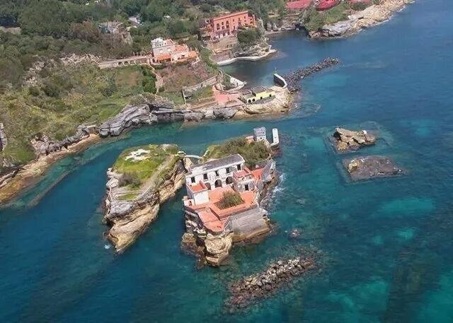 Dünyanın ən lənətlənmiş adası: Kim yaşadısa... - FOTO