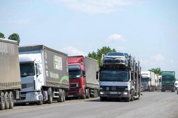 AYNA: "Qırmızı Körpü" gömrük postunda 827 avtomobil gözləyir