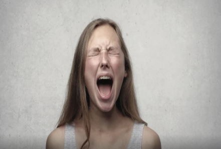 Yuxuda səsinin çıxmaması nə deməkdir?