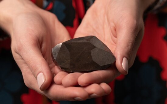 Dünyanın ən böyük qara BRİLYANTI bu tarixdən satışa çıxarılacaq - FOTO