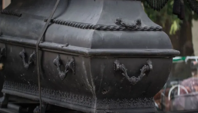 Camaat dəfnə hazırlaşırdı, ölü dirildi