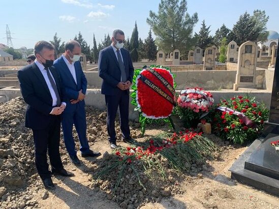 Azərbaycanda məktəb direktoru 44 yaşında vəfat etdi - FOTO