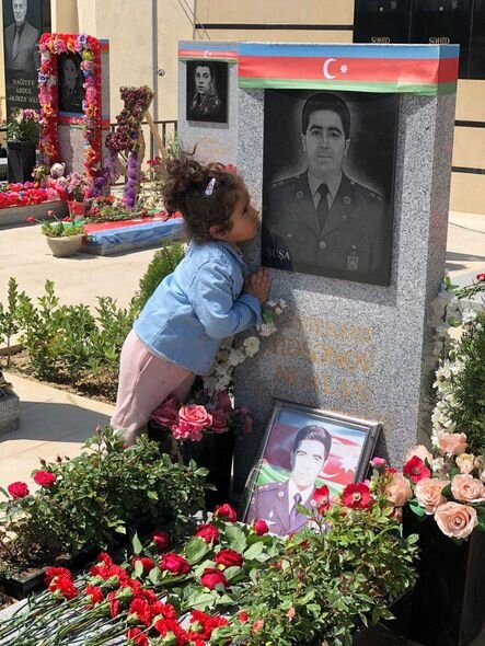 Birinci sinfə gedən şəhid övladları - FOTO