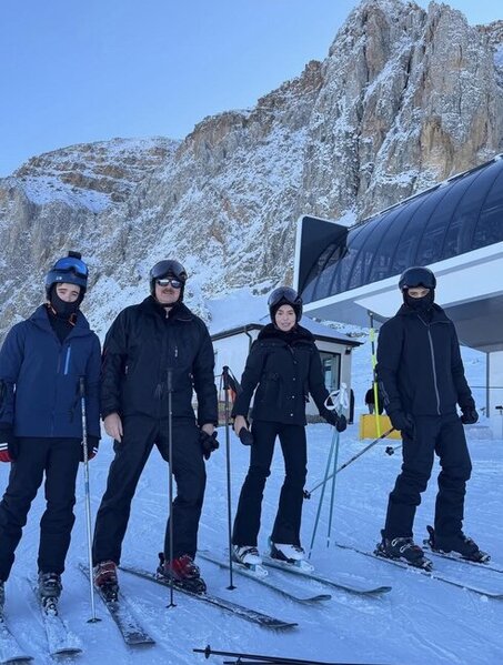 Prezident nəvələri ilə Şahdağda xizək sürdü - FOTOLAR