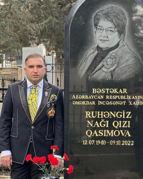 Ruhəngiz Qasımovanın məzar daşı - Fotolar