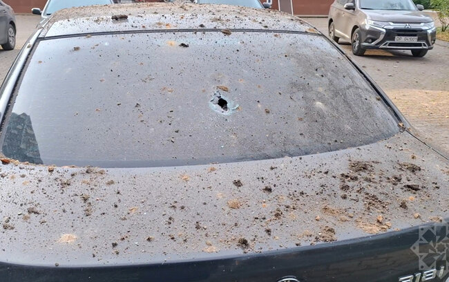 Kiyevə atılan "İskəndər"in qəlpələri səfirliyimizin binasına düşüb - Fotolar-Yenilənib