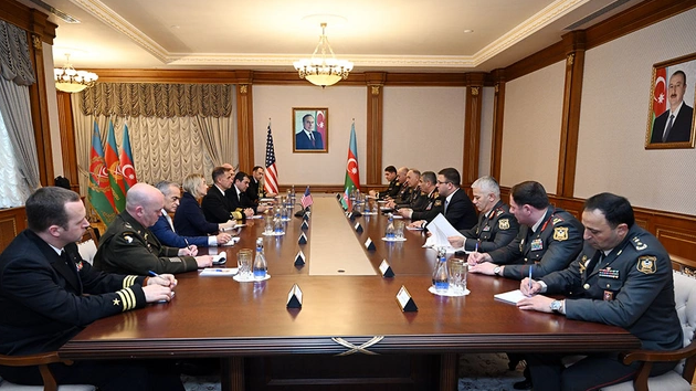 Azərbaycan müdafiə naziri ABŞ Mərkəzi Komandanlığının komandanı ilə görüşüb