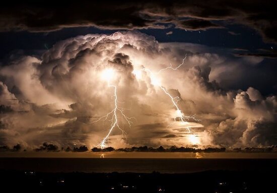 Dünyanın ən uzun və davamlı ildırımları qeydə alındı - VİDEO