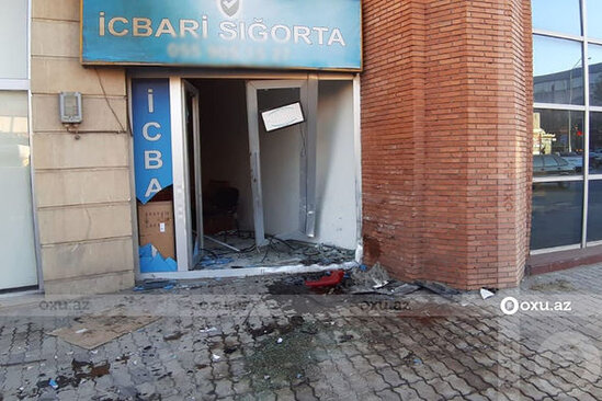 Azərbaycanda polis maşını mağazaya çırpıldı: Ölən və xəsarət alan var - YENİLƏNİB + FOTO